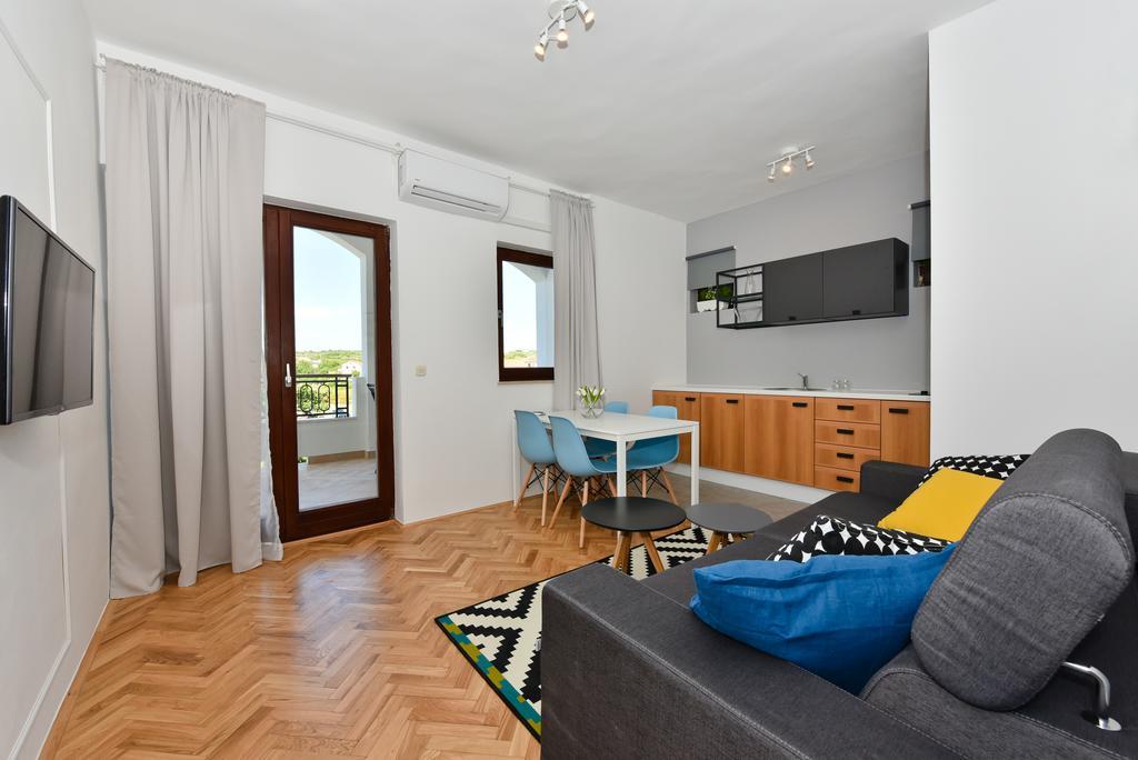Mediterraneo Garden Apartments 佩特坎内 外观 照片