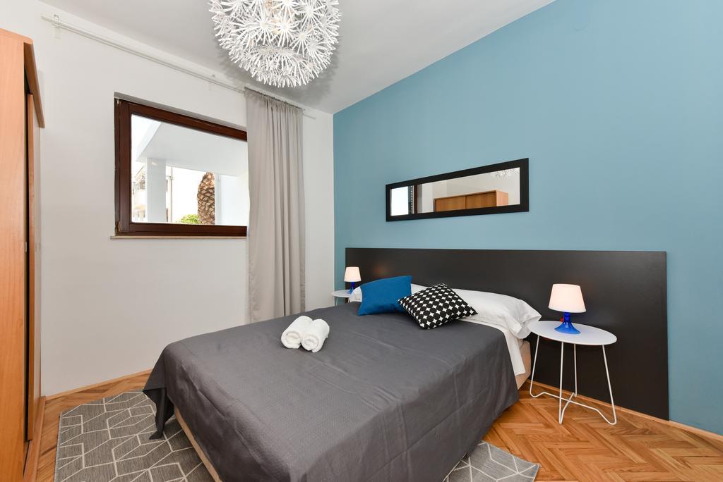 Mediterraneo Garden Apartments 佩特坎内 外观 照片