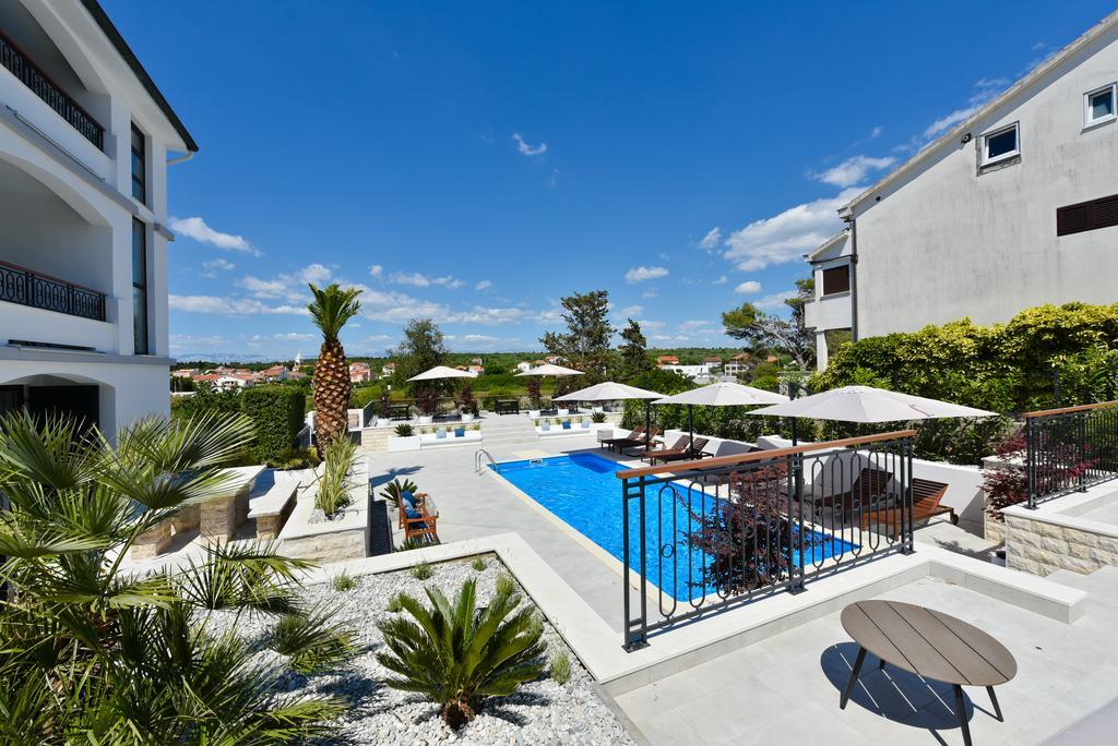 Mediterraneo Garden Apartments 佩特坎内 外观 照片