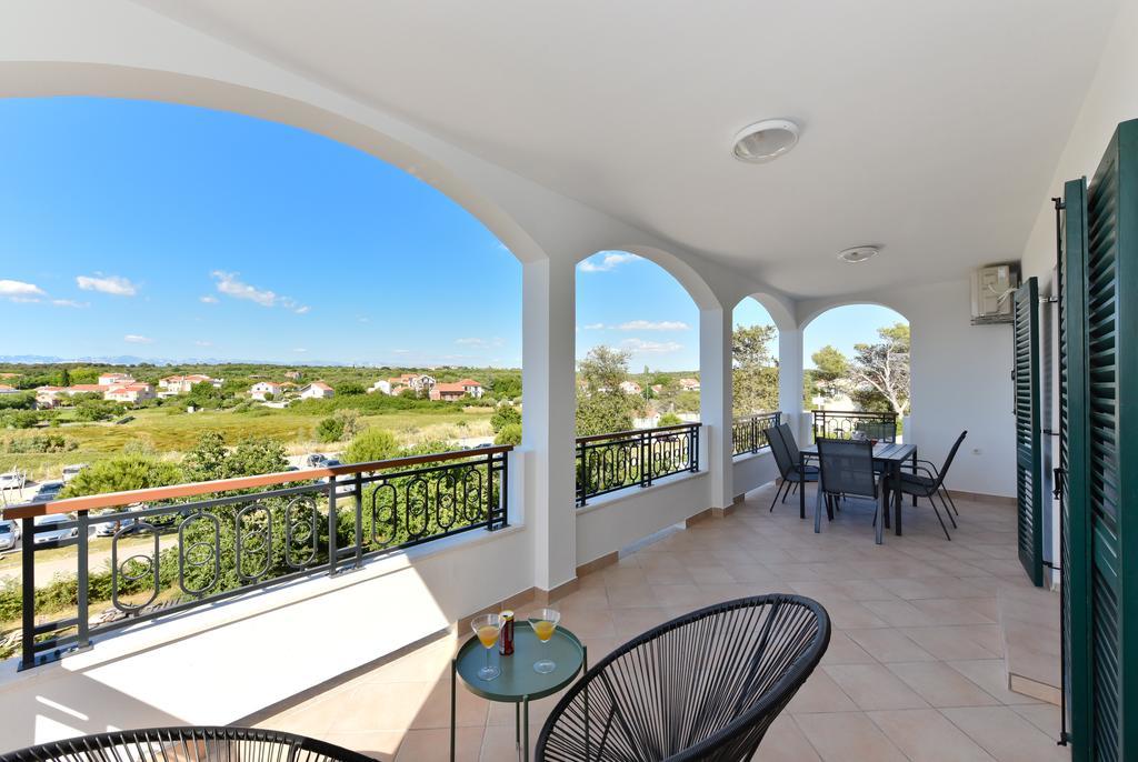 Mediterraneo Garden Apartments 佩特坎内 外观 照片