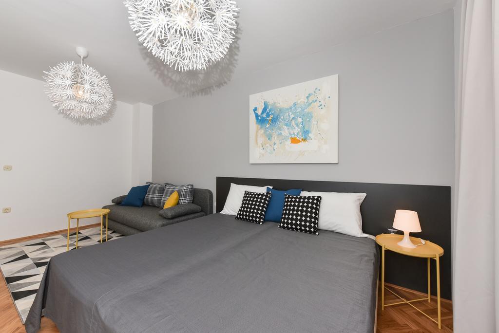 Mediterraneo Garden Apartments 佩特坎内 外观 照片