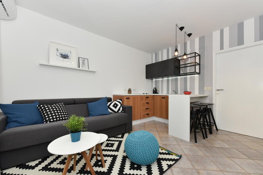 Mediterraneo Garden Apartments 佩特坎内 外观 照片