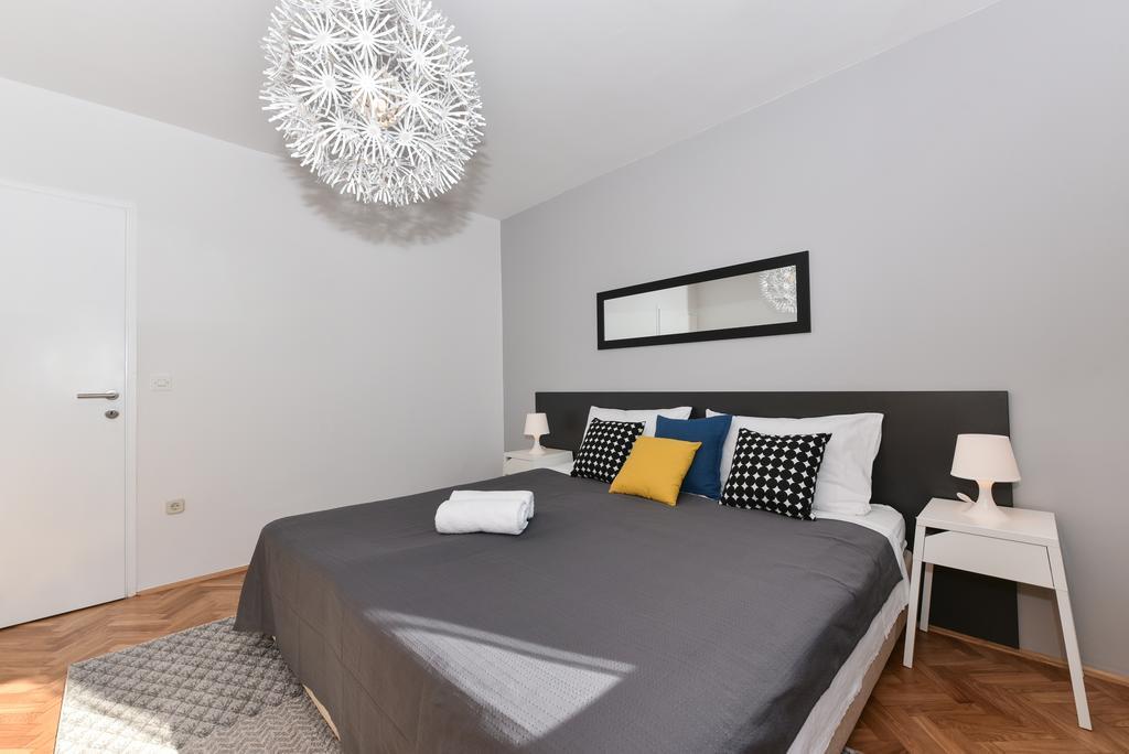 Mediterraneo Garden Apartments 佩特坎内 外观 照片