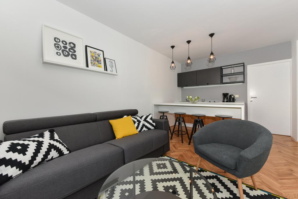 Mediterraneo Garden Apartments 佩特坎内 外观 照片