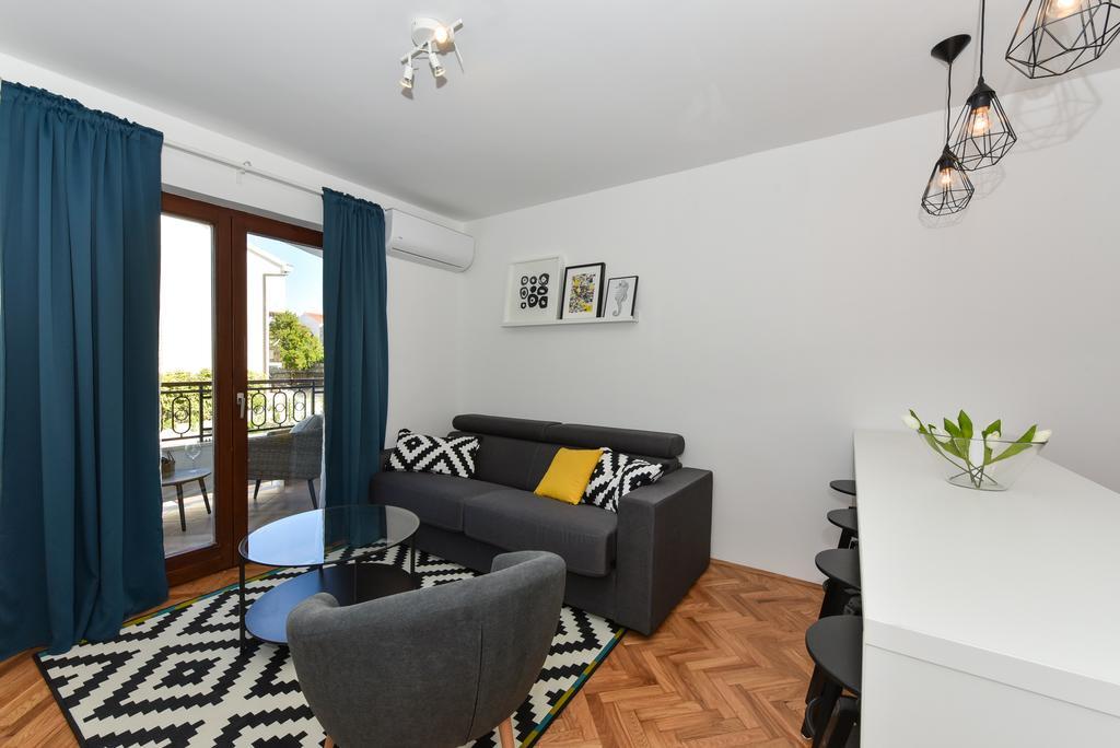 Mediterraneo Garden Apartments 佩特坎内 外观 照片