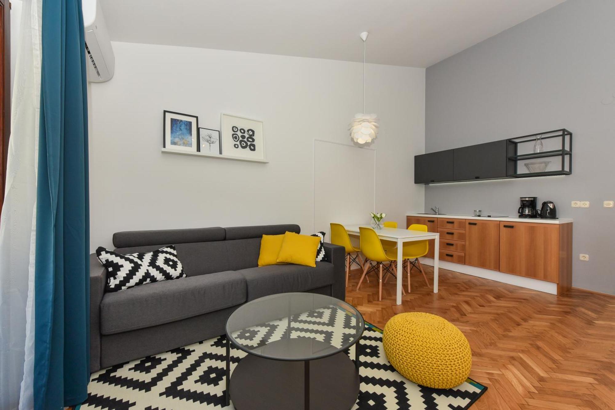 Mediterraneo Garden Apartments 佩特坎内 外观 照片