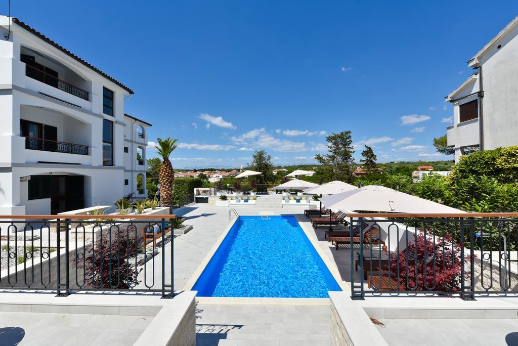 Mediterraneo Garden Apartments 佩特坎内 外观 照片